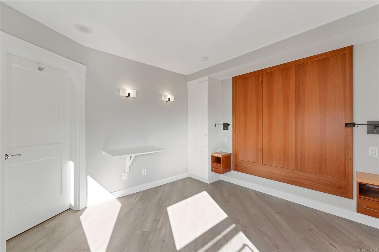 804-930 Yates St, Victoria