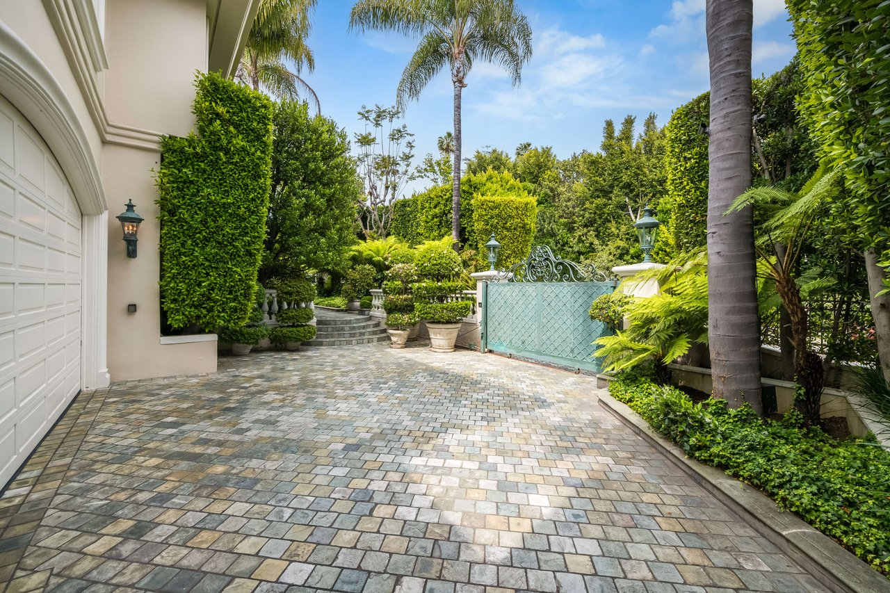 815 Cord Cir, Beverly hills