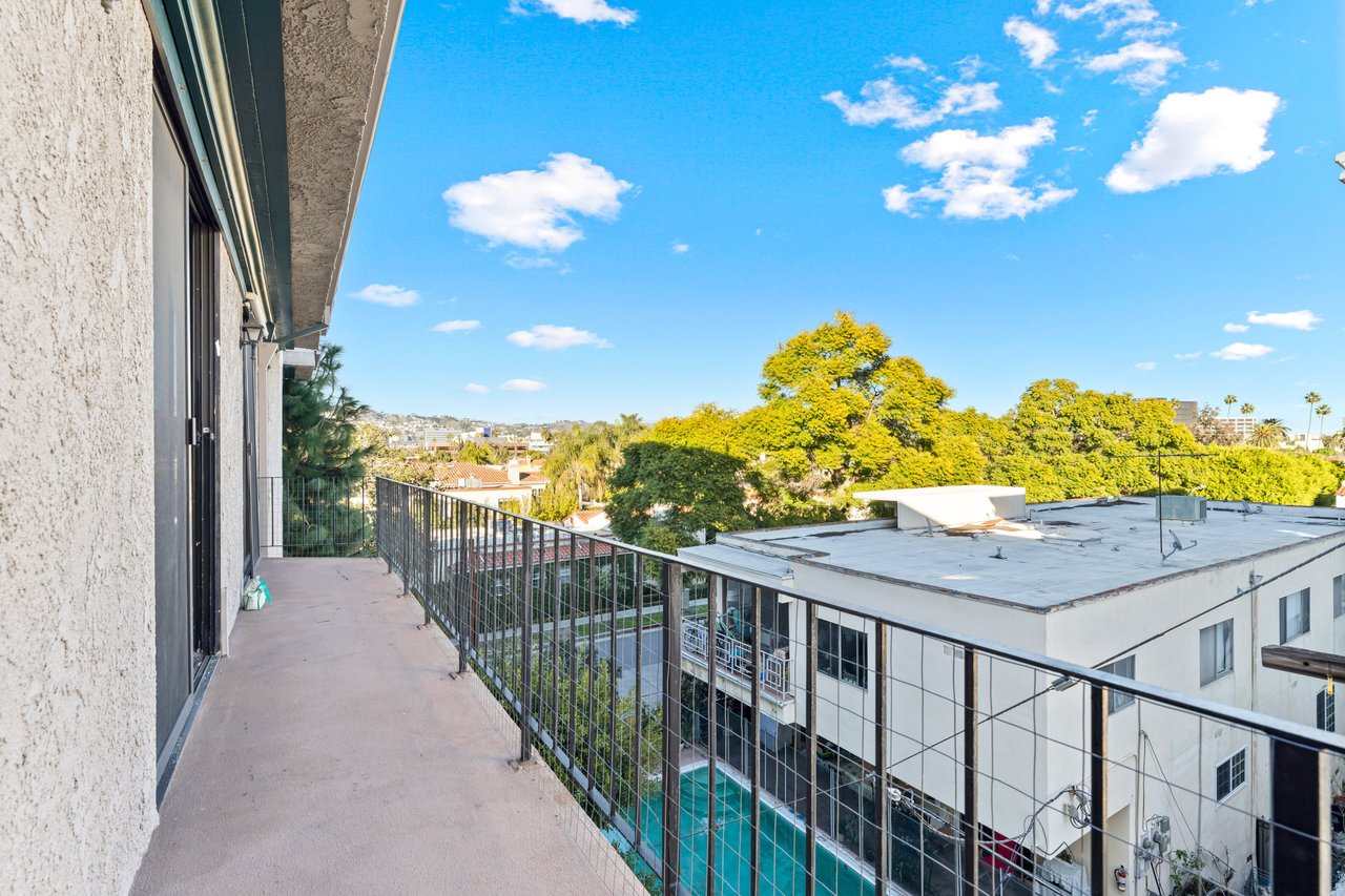 8712 Gregory Way #403