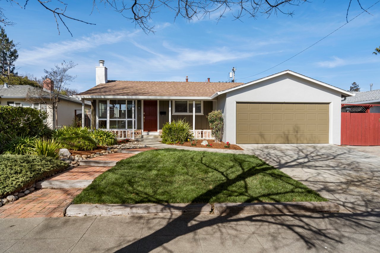 4575 Grimsby Drive