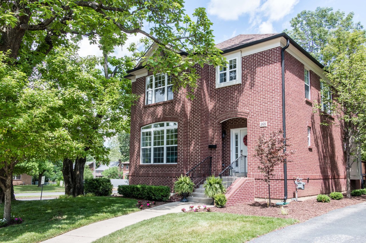 Fabulous Condo Alternative Just Steps From Heart of Clayton