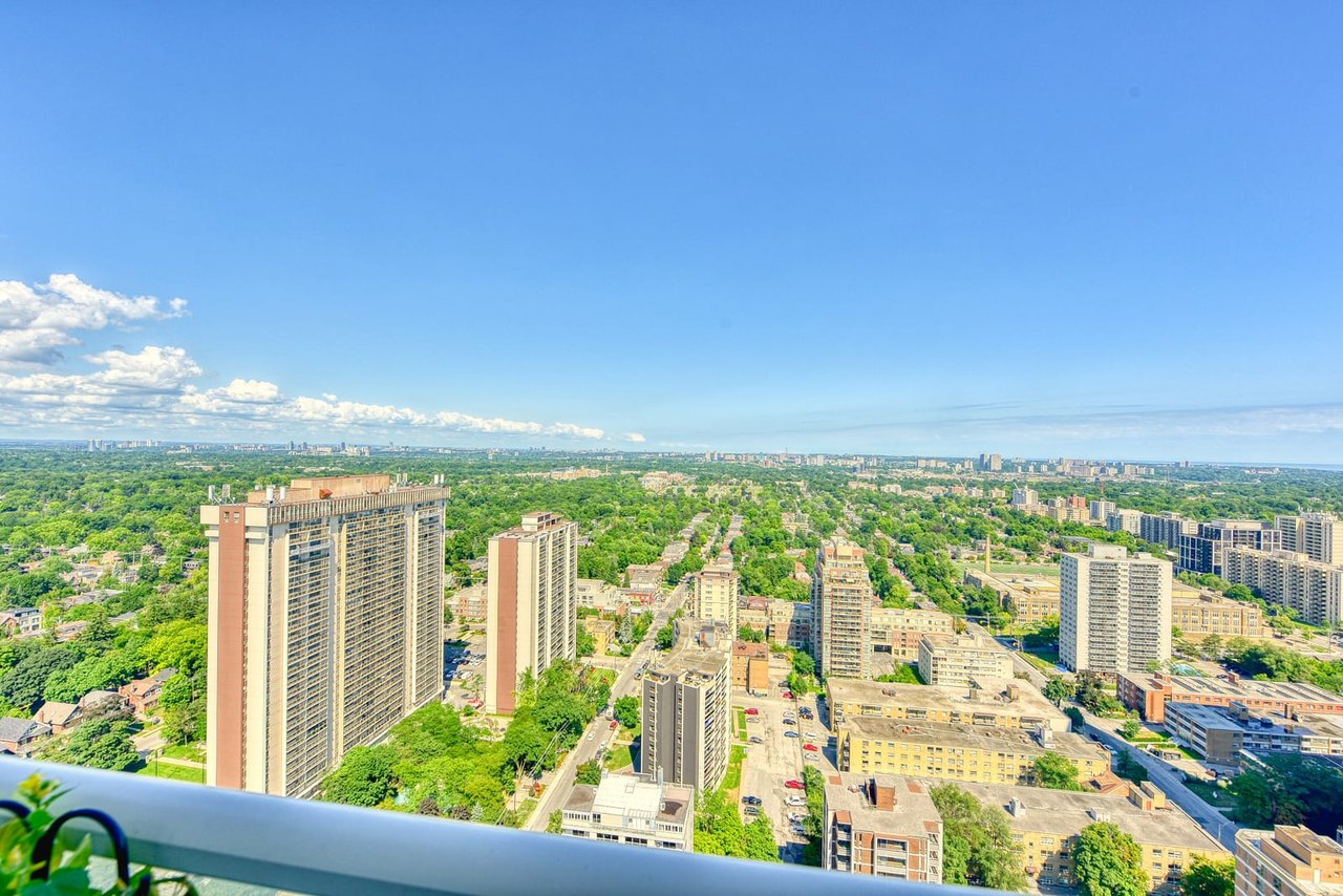 Skyline Sanctuary With Huge Terrace