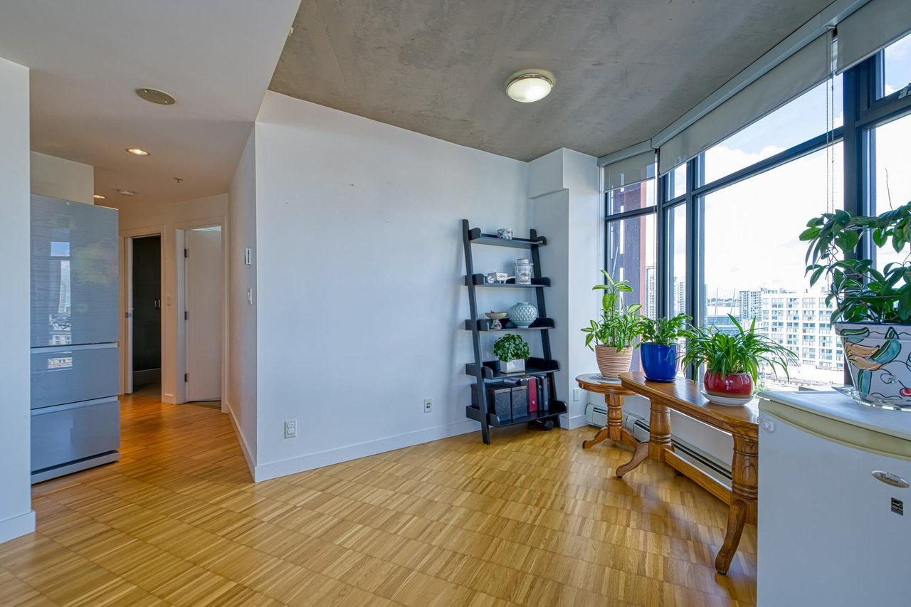 2310-128 W Cordova St