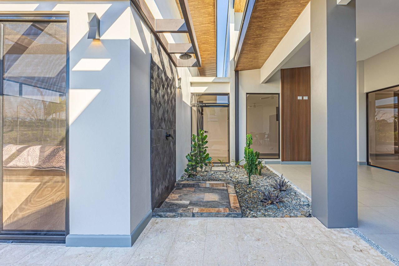 Casa Morfa: Brand New Home in Uvita's Premier Neighborhood