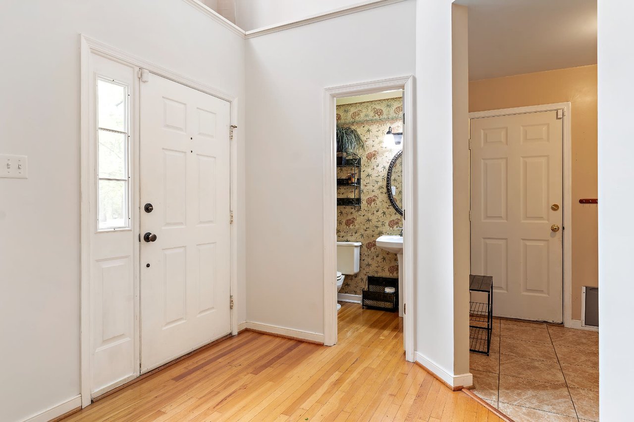 6007 Oak Landing Drive