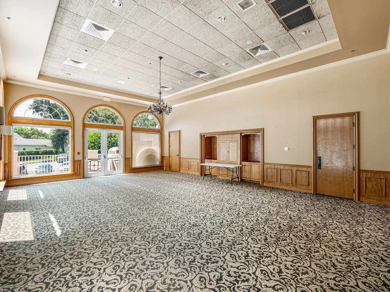 12215 WOODLANDS CIR