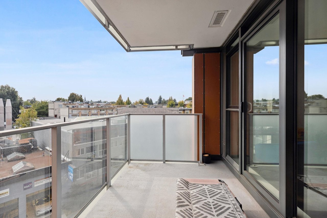 509-285 E 10th Ave