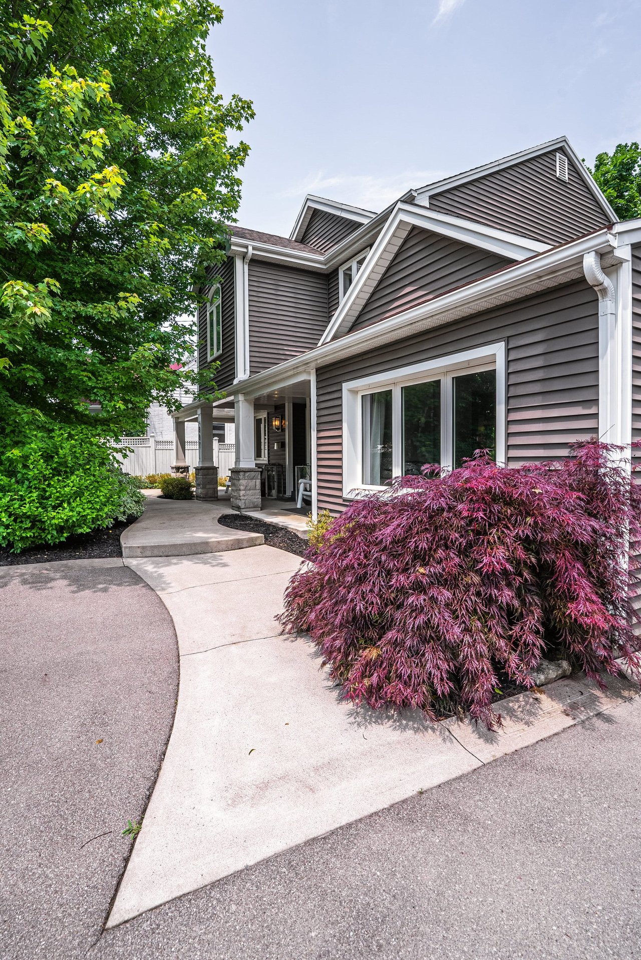 887 Forest Glen Avenue, Burlington