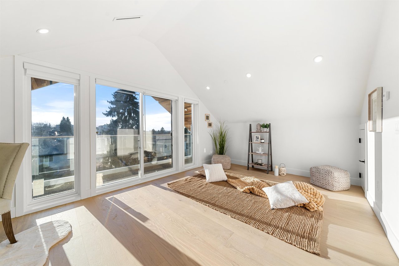 1-3559 Haida Dr