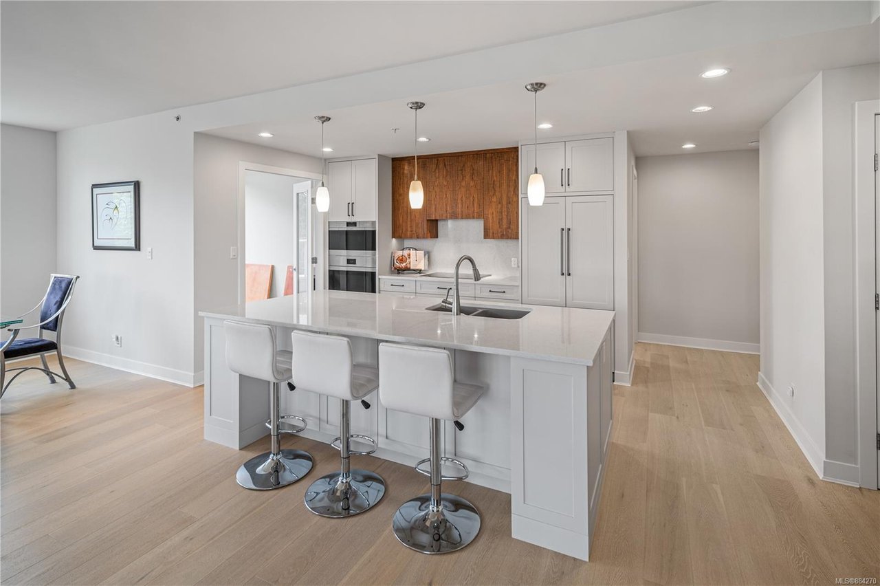 503-999 Burdett Ave