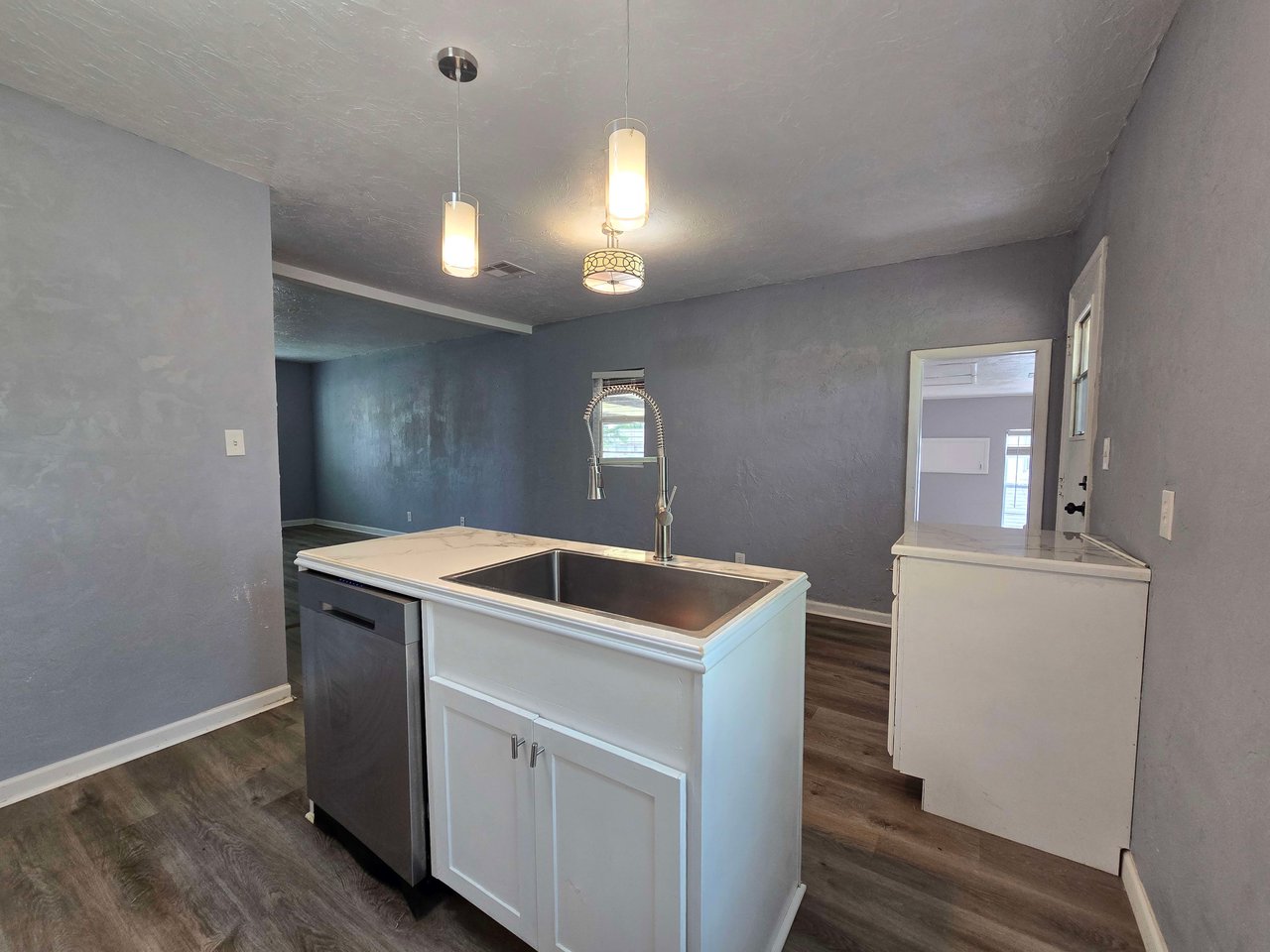 216 W Franklin