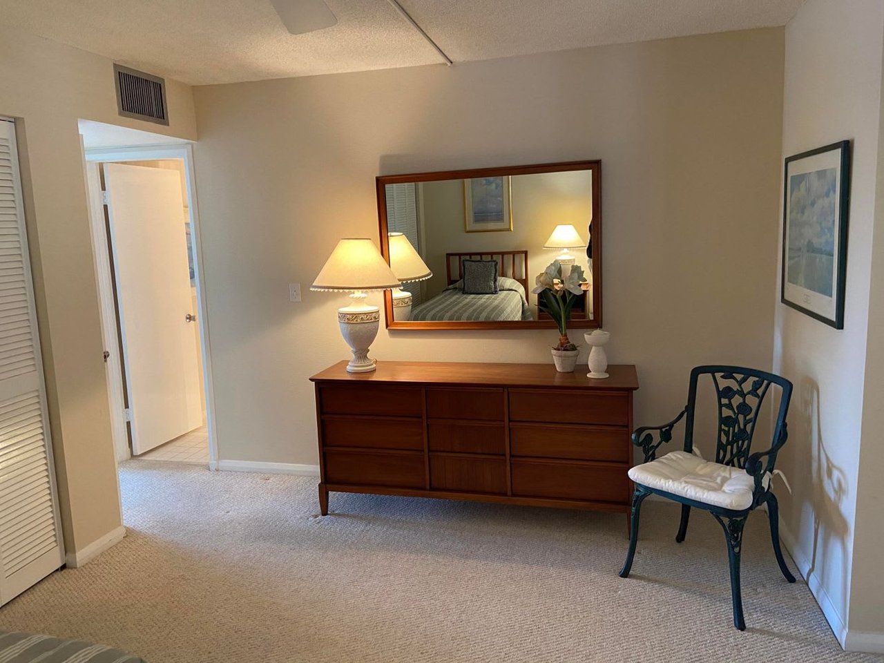122 Lakeshore Drive #2320