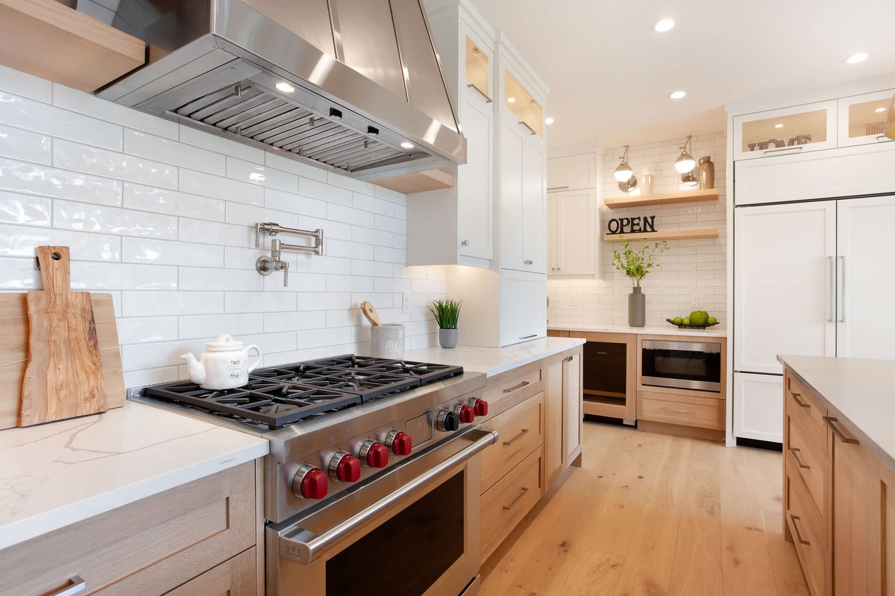 909A 9th Street