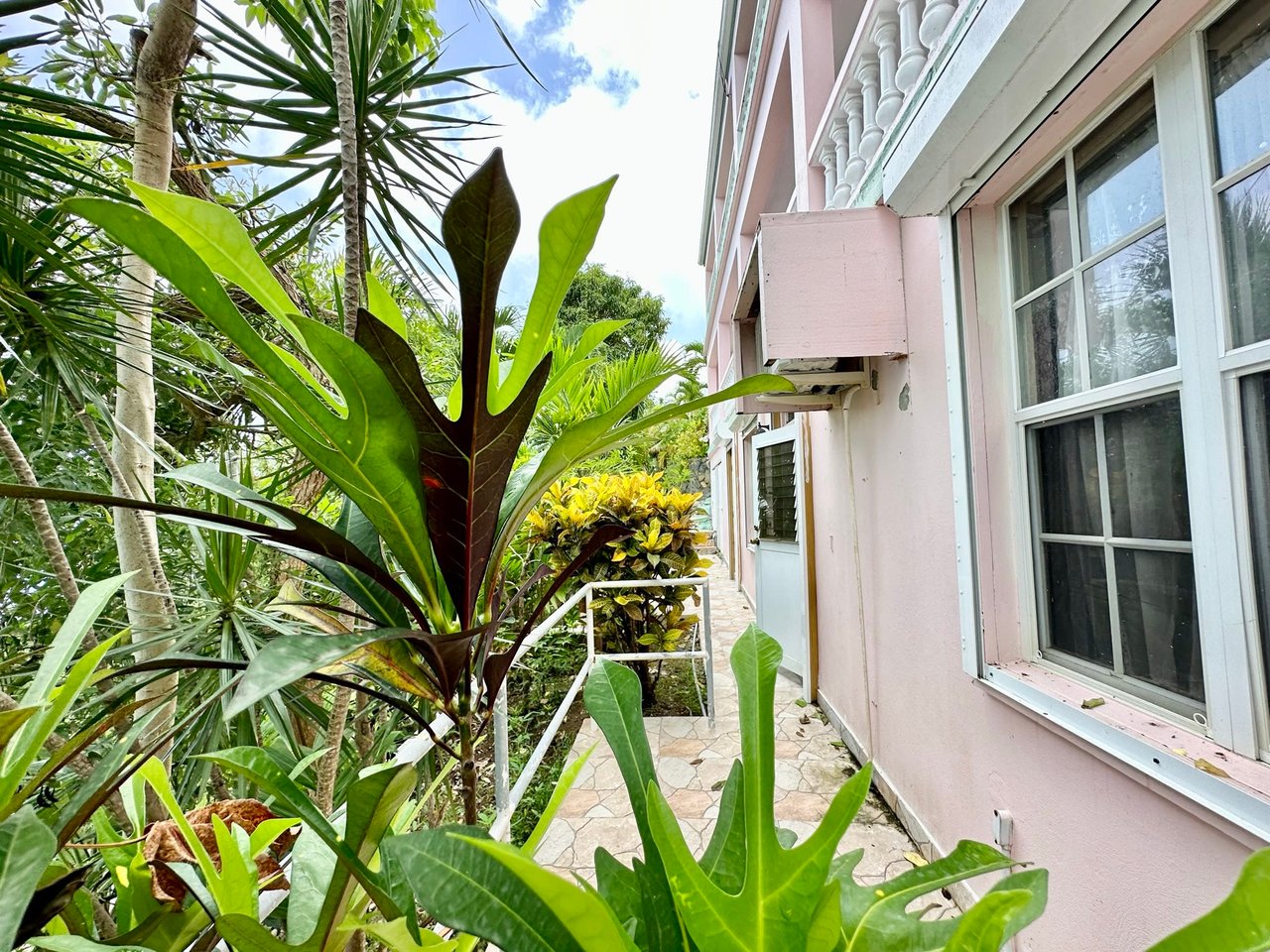 638 Luck Hill Studio