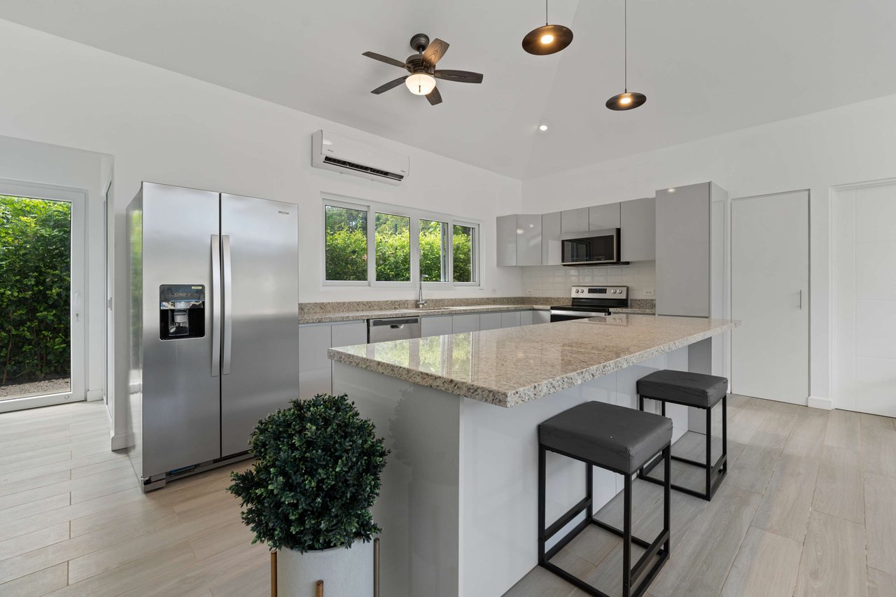 The Point 20 | Modern Elegance Meets Coastal Serenity – Home for Sale in Playa Avellanas!