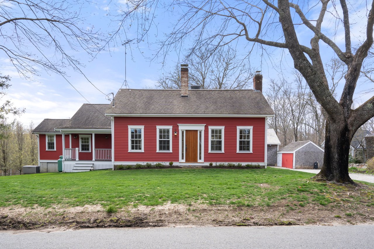 Choosing the Perfect Exterior Color for Your Home in Newport, RI