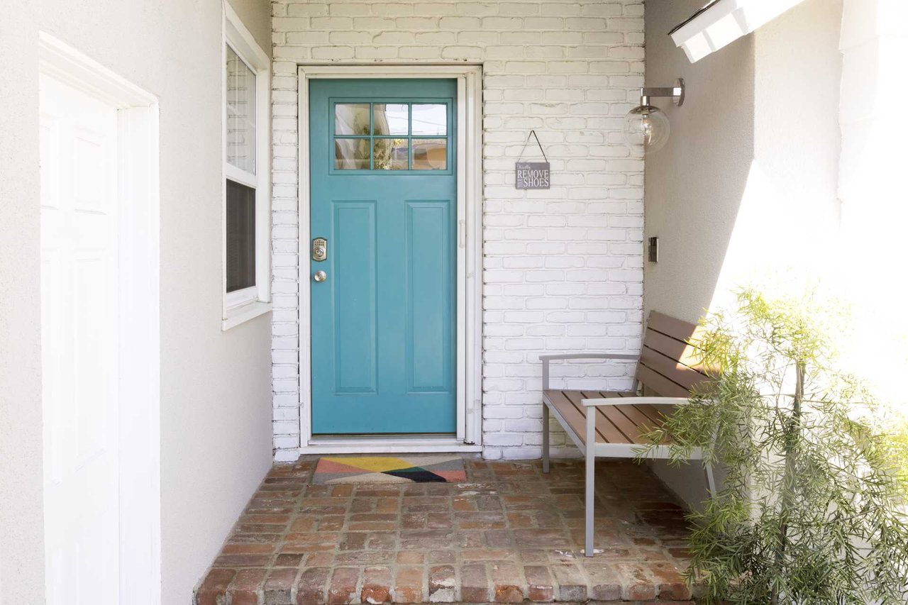 1109 Lake St