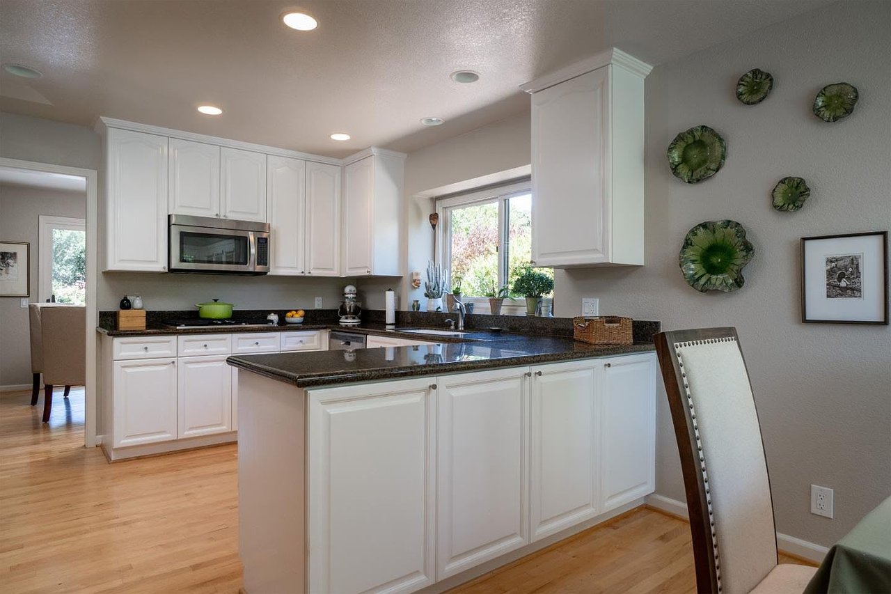 129 White Oaks Ln