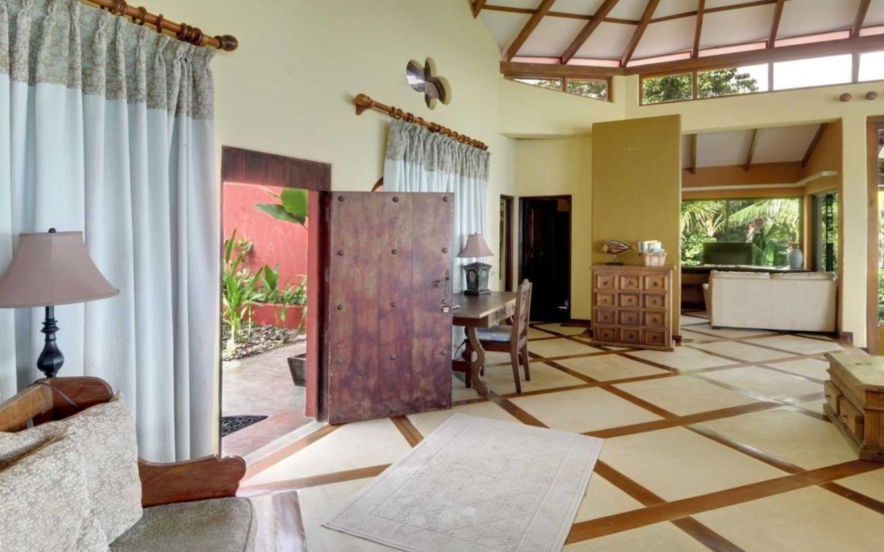 Can Shekinah Oceanfront Estate