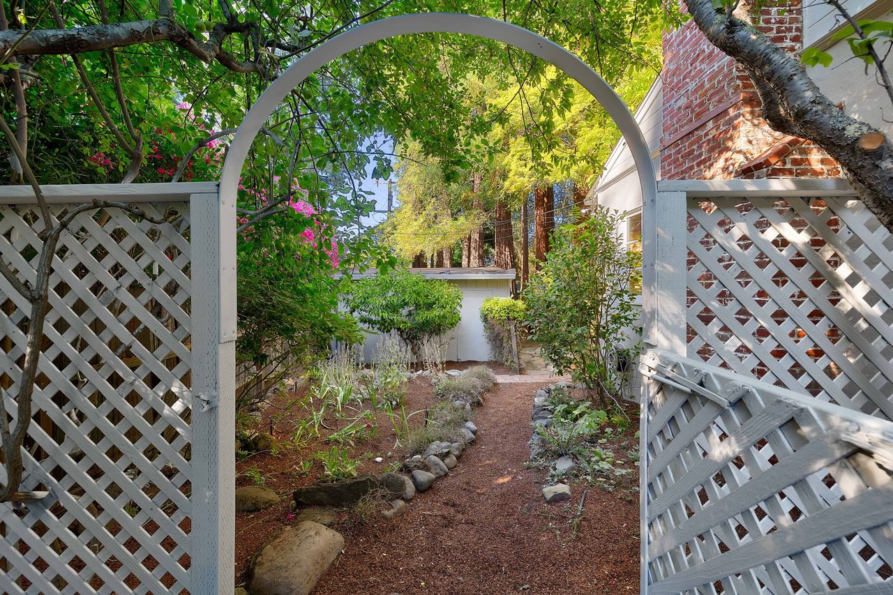 10 Ardmore Road, Larkspur