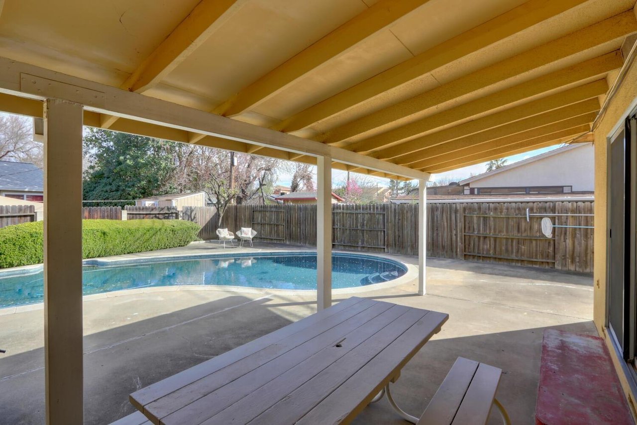 2448 Northview Dr