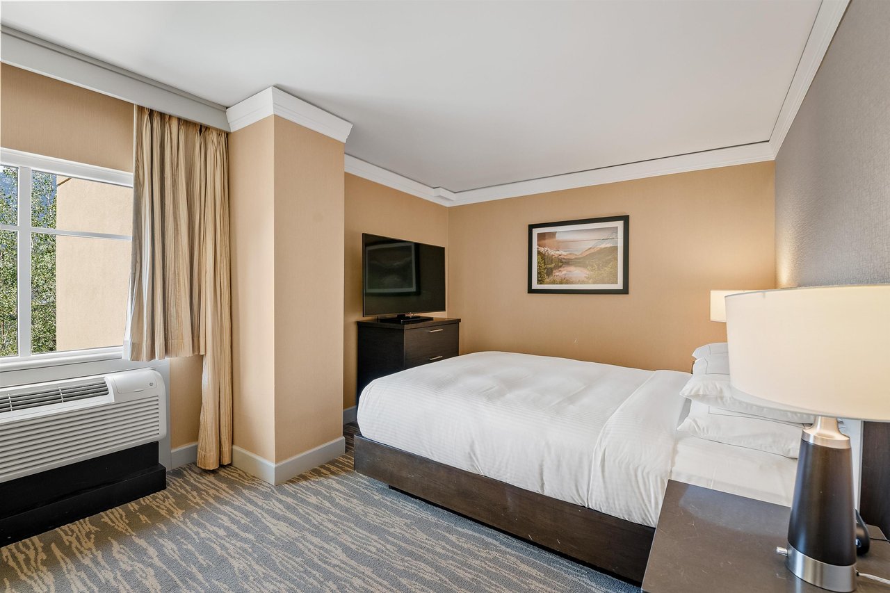 428/430-4050 Whistler Wy