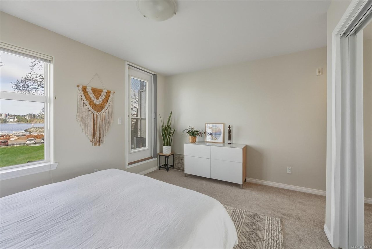 13-60 Dallas Rd, Victoria