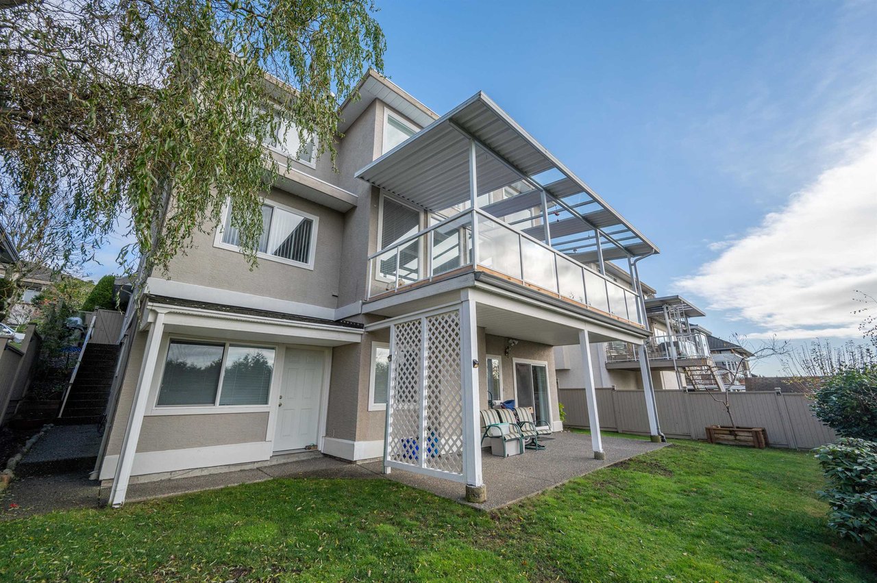 2588 Diamond Cres