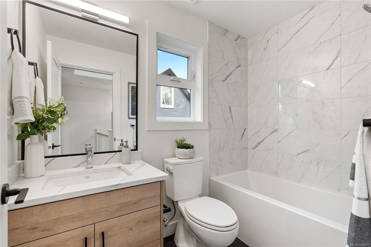 482 Grafton St, Esquimalt