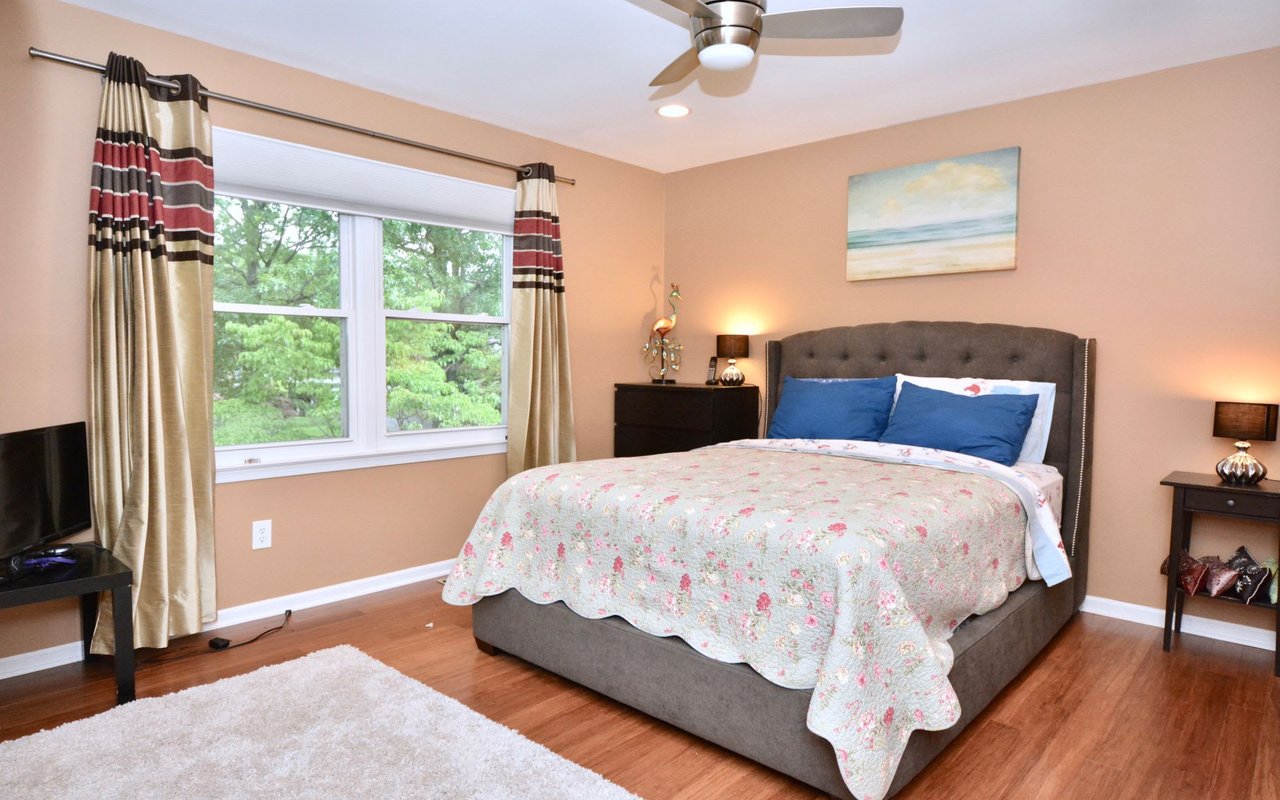 1 W CARTWRIGHT DR