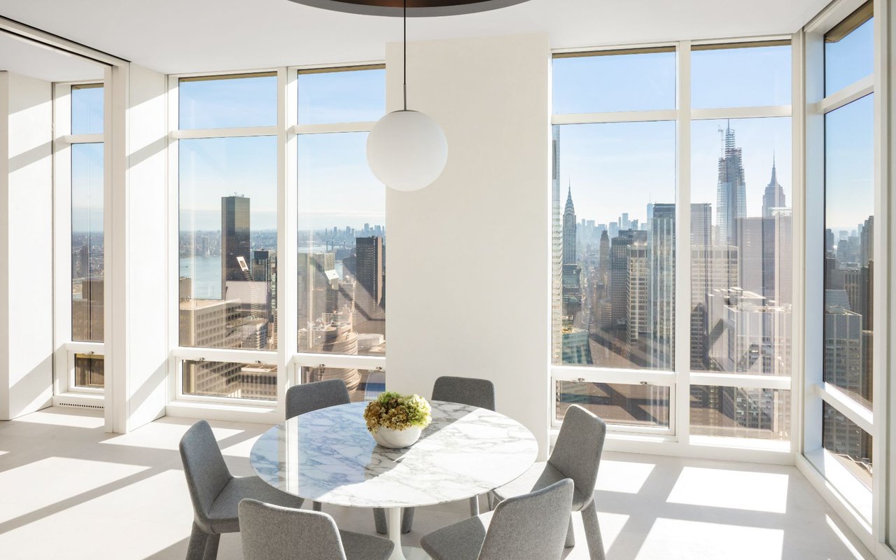 151 E 58TH Street Unit: PH5152W