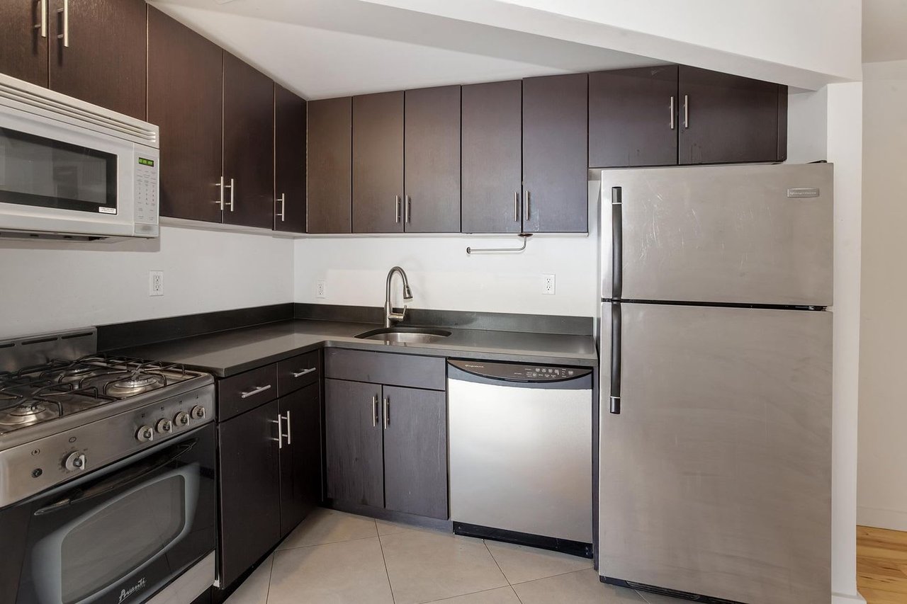 1810 3rd Ave Unit B2D