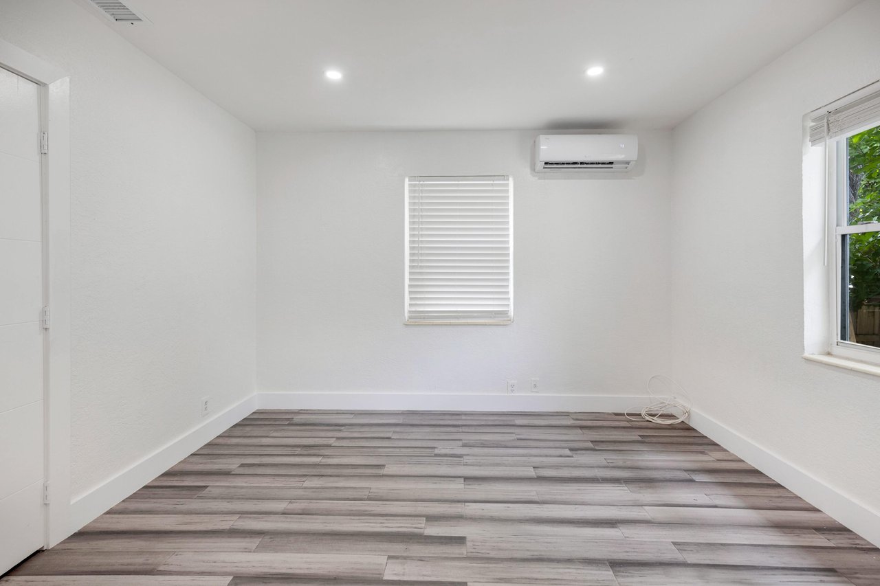 1844 Sheridan St Hollywood FL-33020