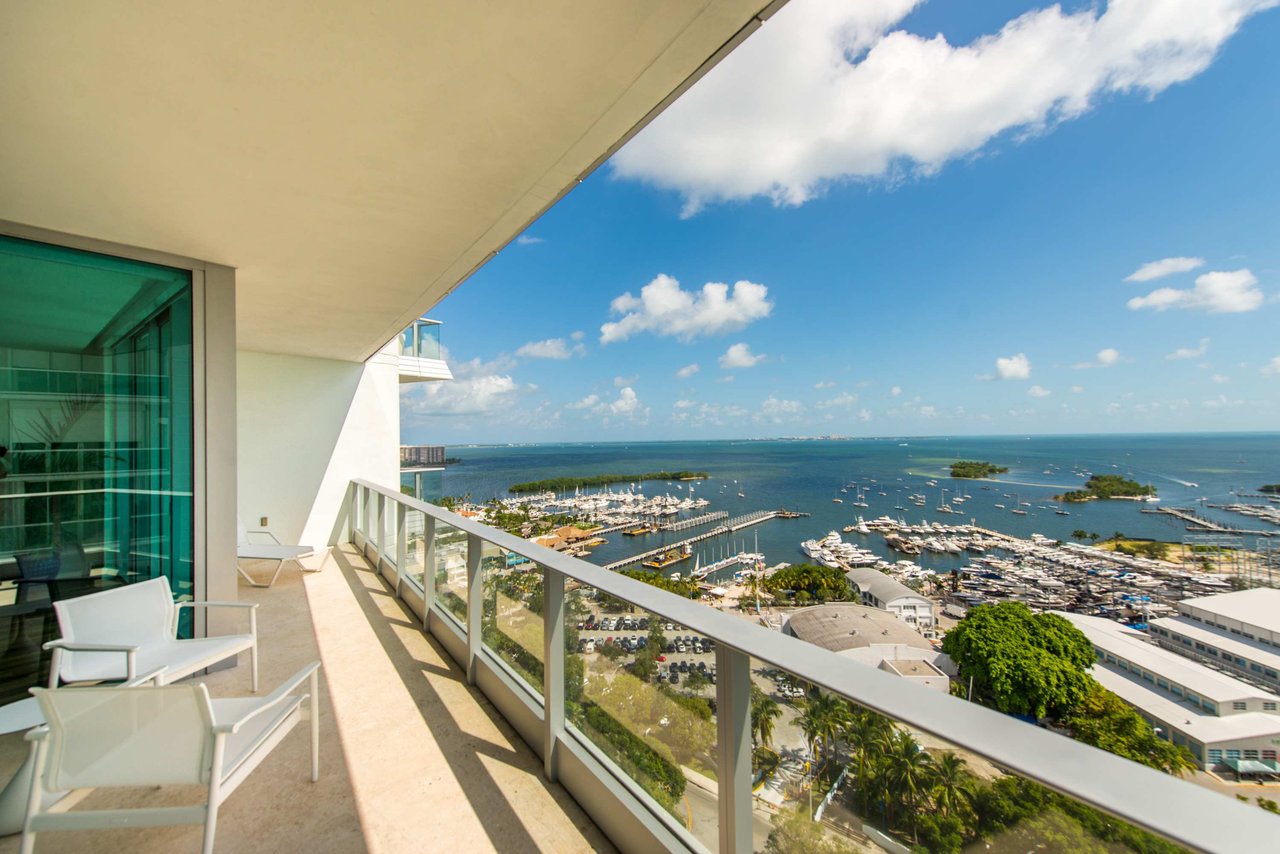 2627 S Bayshore Drive #2202
