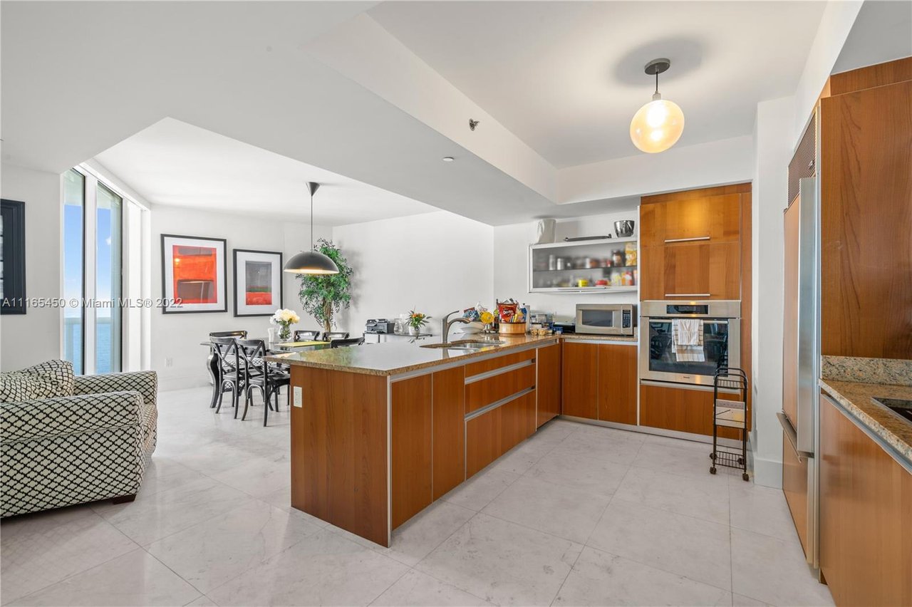 17201 Collins Ave #3708 Sunny Isles FL
