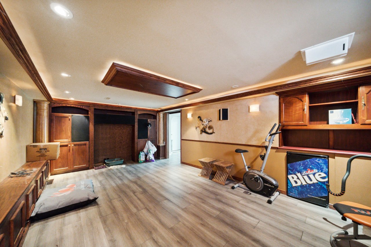 50 Harborn Rd