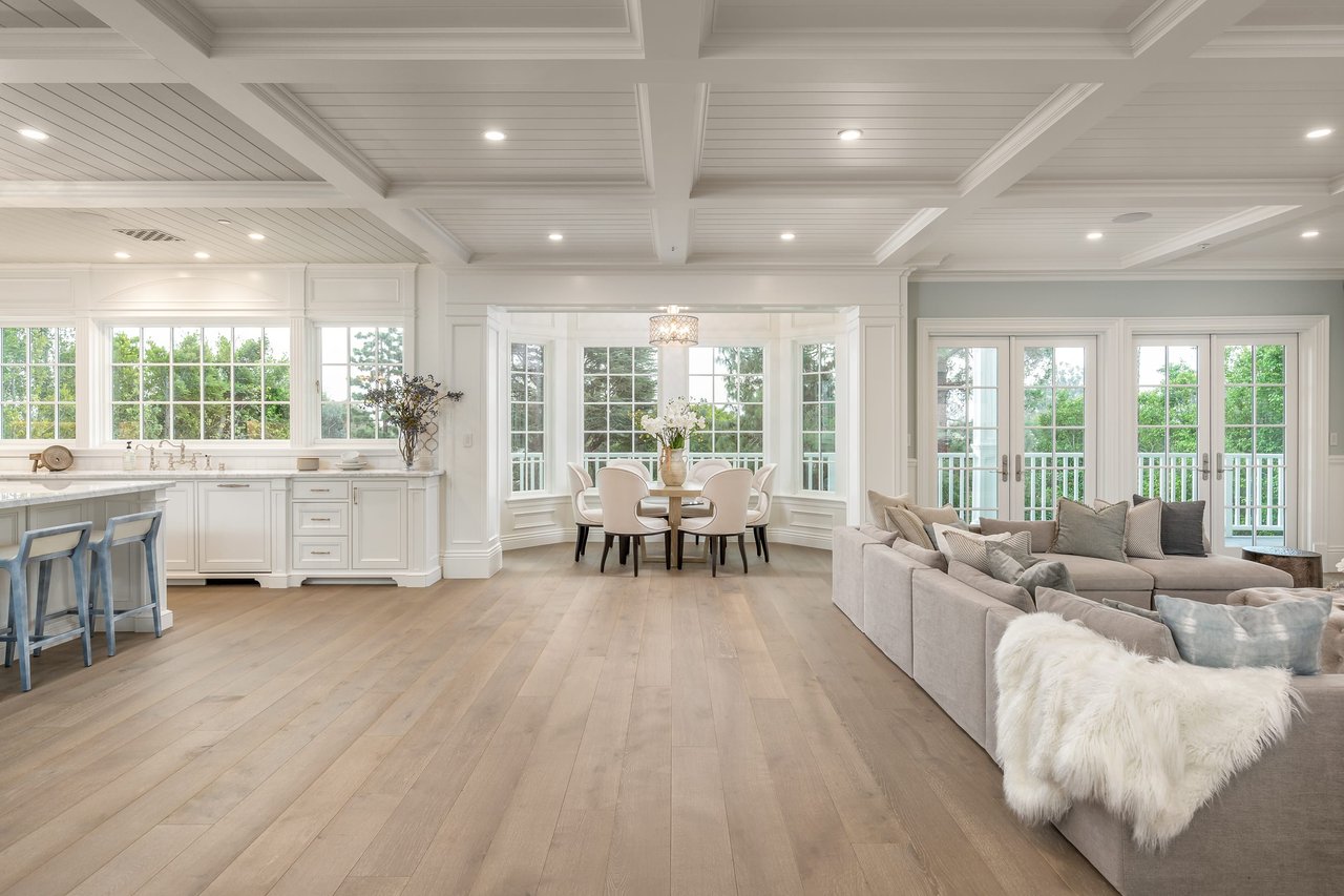 Exquisite Estate in Prime Riviera