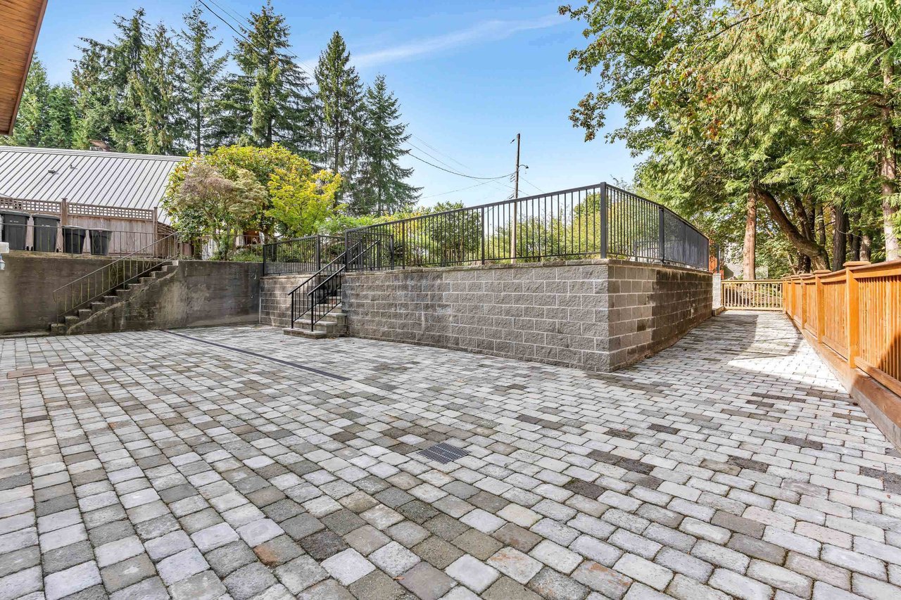 1904 Bowman Ave