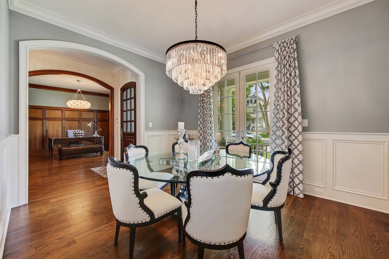 Evokes High Style & A Sensational Design