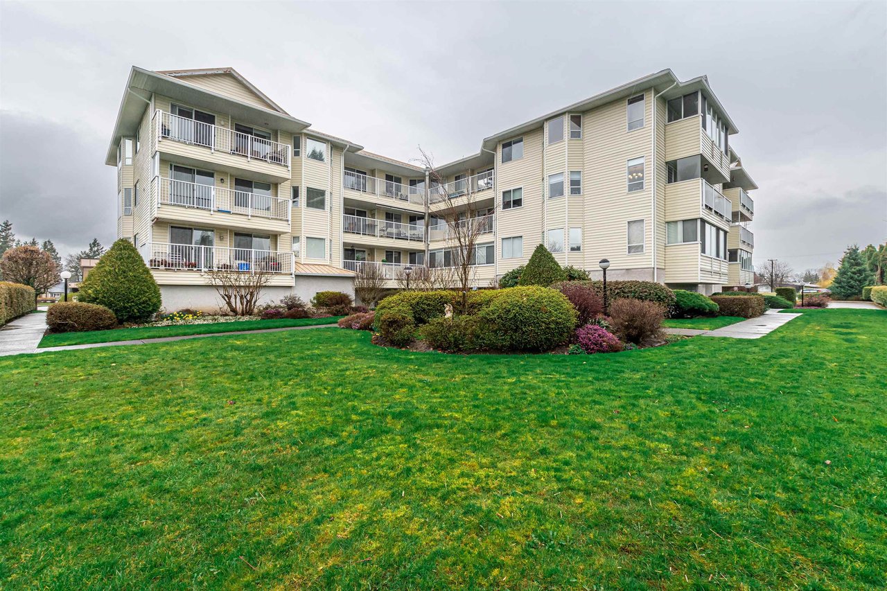 313-8725 Elm Dr