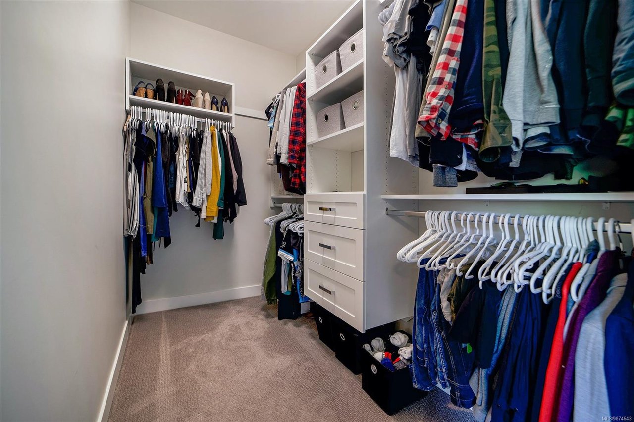 2187 Deerbrush Cres