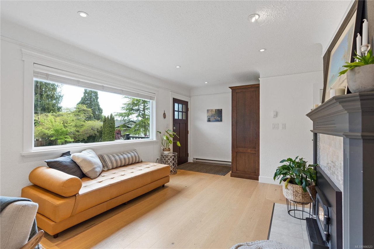 1228 Pearce Cres