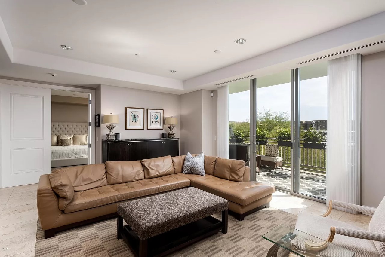2211 E Camelback Rd, #206