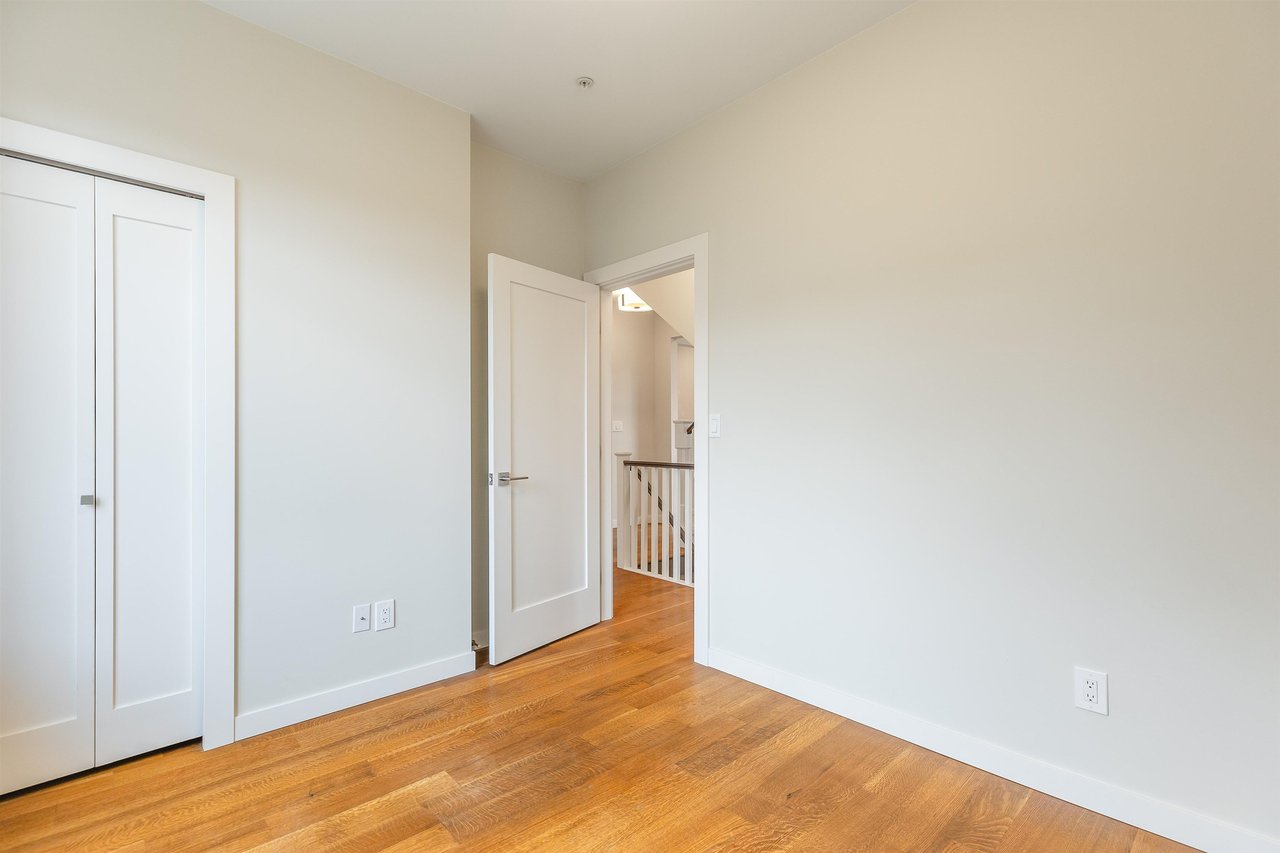 2128 Newport Ave