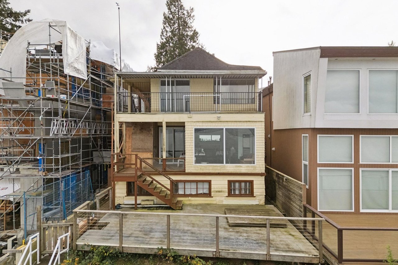 3243 Point Grey Rd