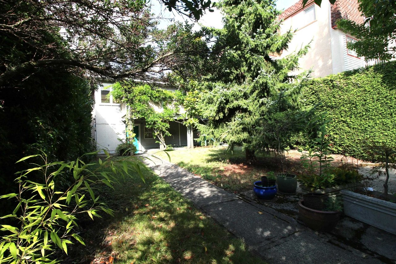 1534 W 71st Ave