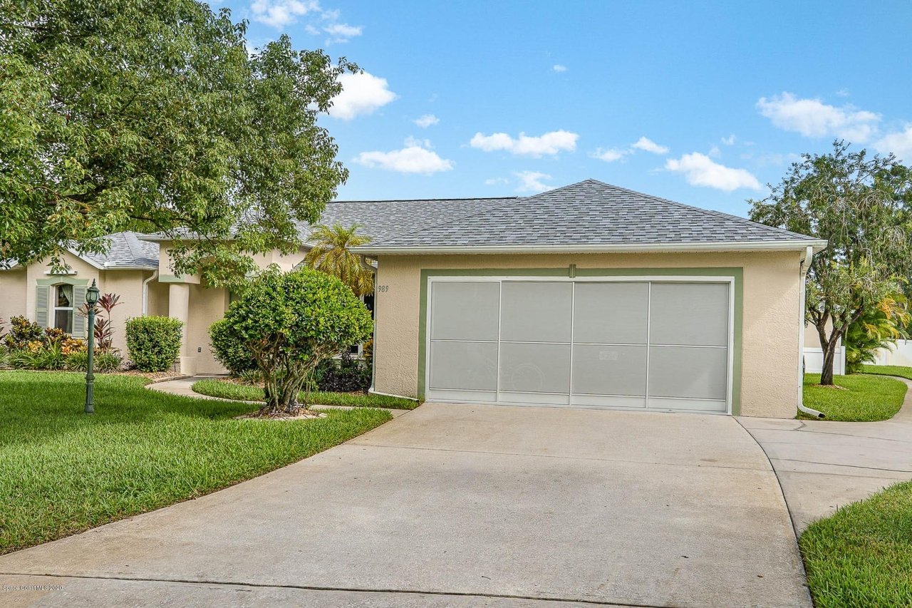 989 Gardenbrook Ct SE