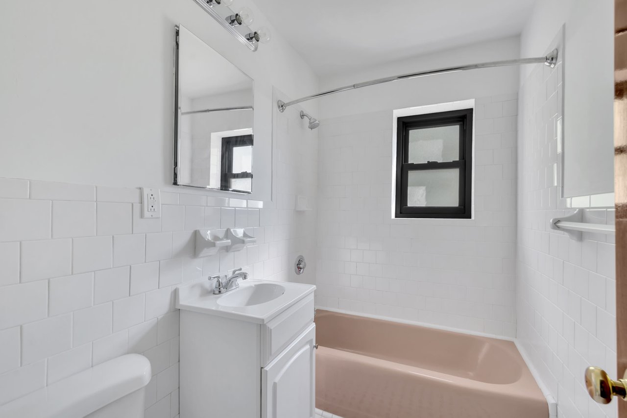 2545 Sedgwick Avenue, Unit 4D