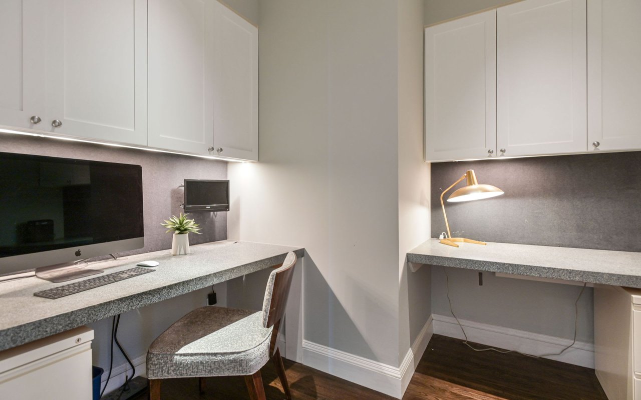  Prestigious Half Floor Apartment on Russian Hill