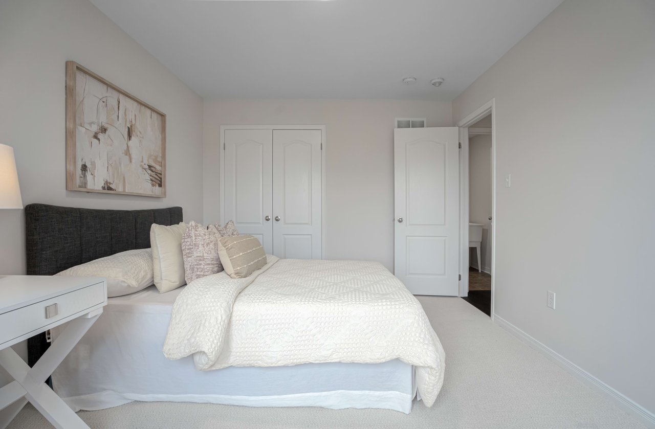 18 Fred Jackman Ave